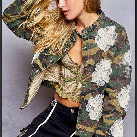 POL Camo jacket with embroidered flowers - Picture 2 of 6